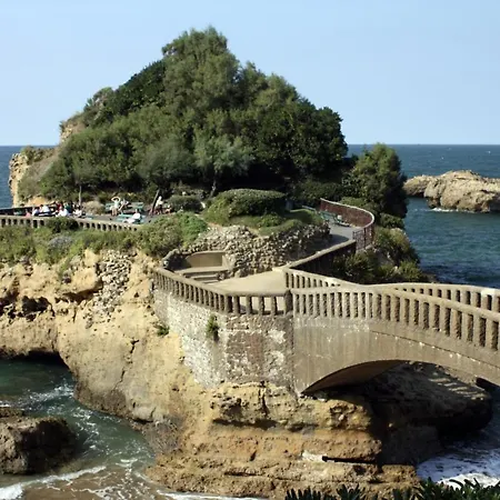 Ixelles * Biarritz